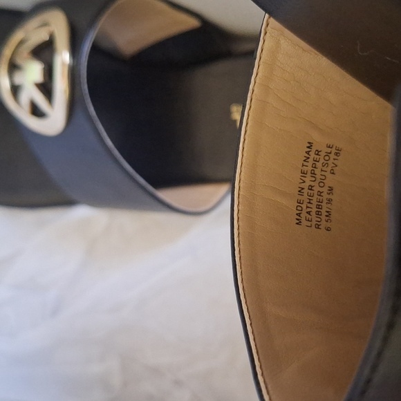 Michael Kors Black Leather Logo Sandals Size 6.5M - Picture 9 of 9